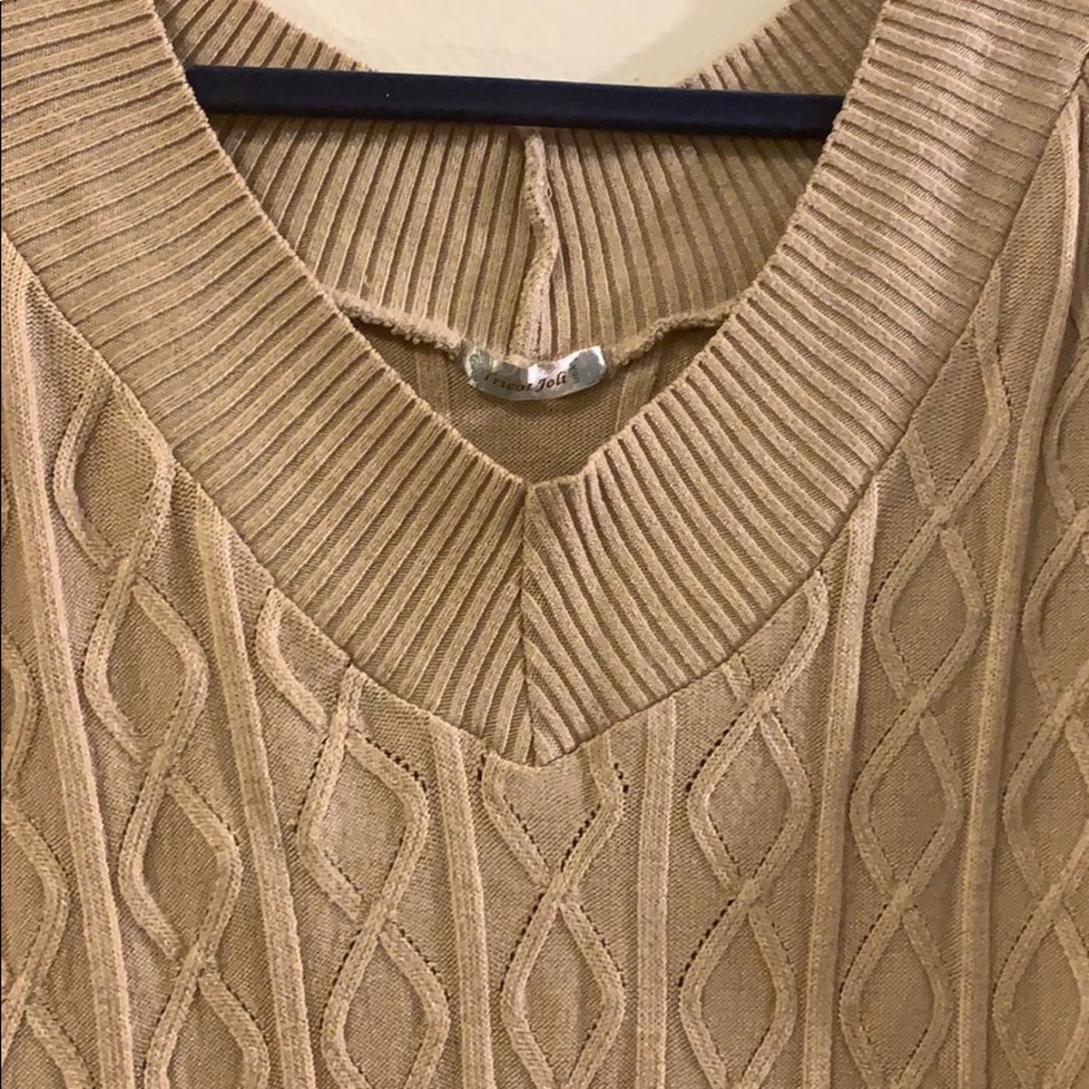 Ladies Top - Picture 2 of 6